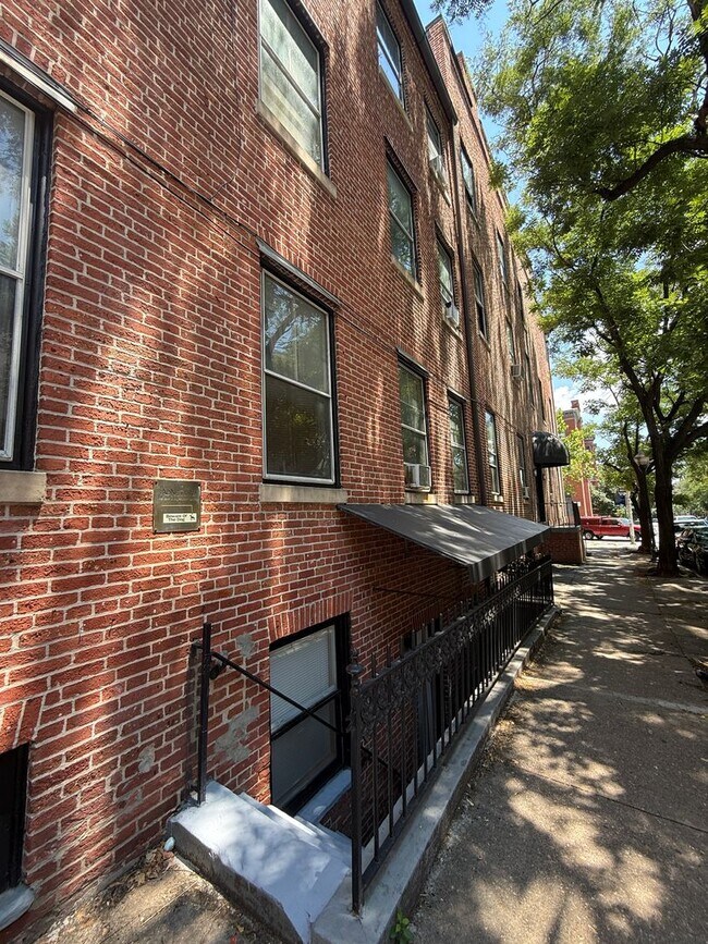 Building Photo - 20 E Read St