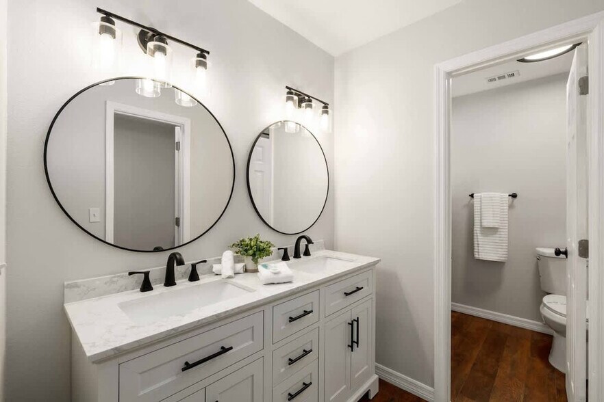 Building Photo - 1941 Tidewater Ct