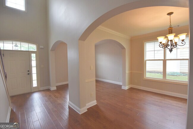 Building Photo - 606 Blackburn Ln