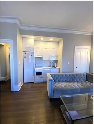 Building Photo - 8 Otis Pl