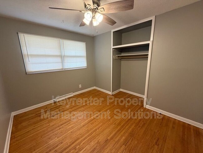 Building Photo - 221 River Rd