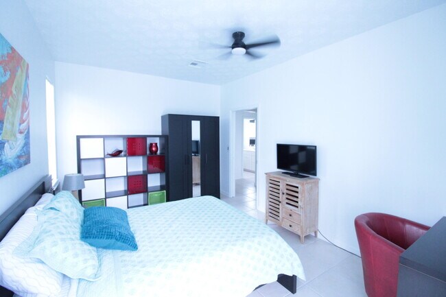 Building Photo - 2957 SW Collings Dr