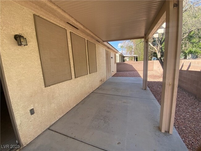 Building Photo - 7544 Coral River Dr