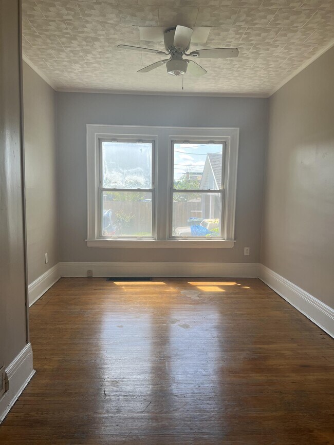 Building Photo - 269 Selye Terrace