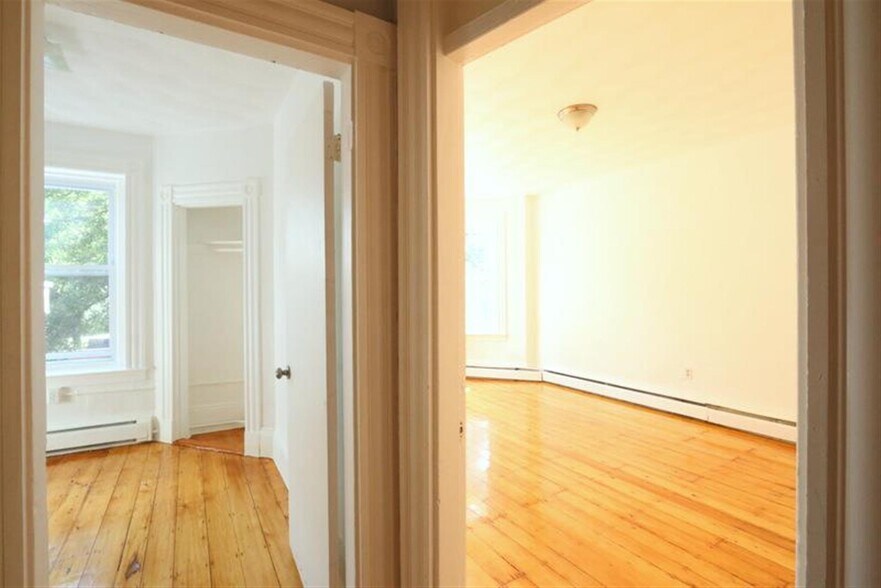 Building Photo - 117 Harvard St