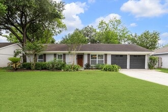 Building Photo - 5807 Duxbury St