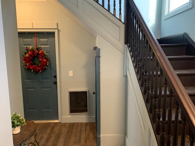 Building Photo - 420 Emmet St