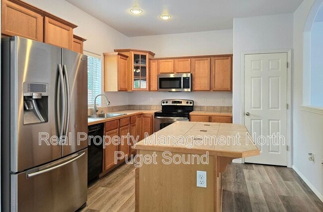 Building Photo - 1256 Ash Ave