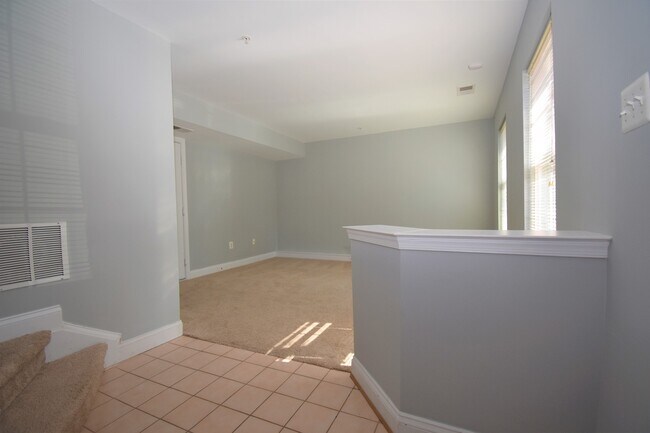 Building Photo - Fantastic 3 Bedroom 2.5 Bathroom Townhouse in KING FARM!