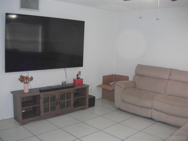 Building Photo - 4169 SW 67th Ave