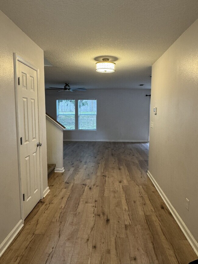 Building Photo - FOR RENT!!!!!-   2nd months rent is FREE!!!!