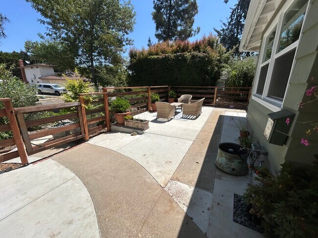 Building Photo - 3816 Hartung Ct