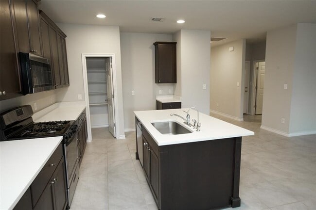 Building Photo - 8052 Massa Dr