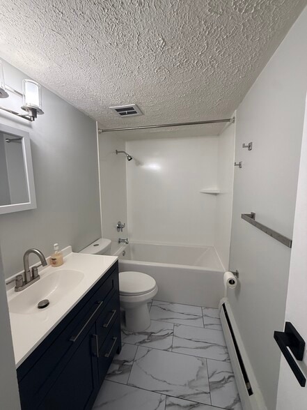Building Photo - 4808 Chalet Dr