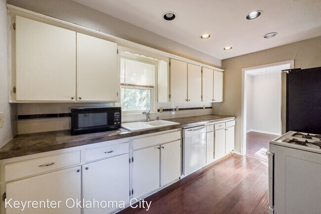 Building Photo - 3 br, 1 bath House - 1738 N Meridian Ave