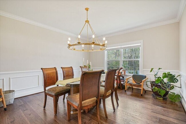 Building Photo - 9366 Alder Dr