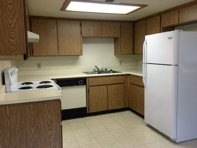 Building Photo - Apartment For Rent in Fresno