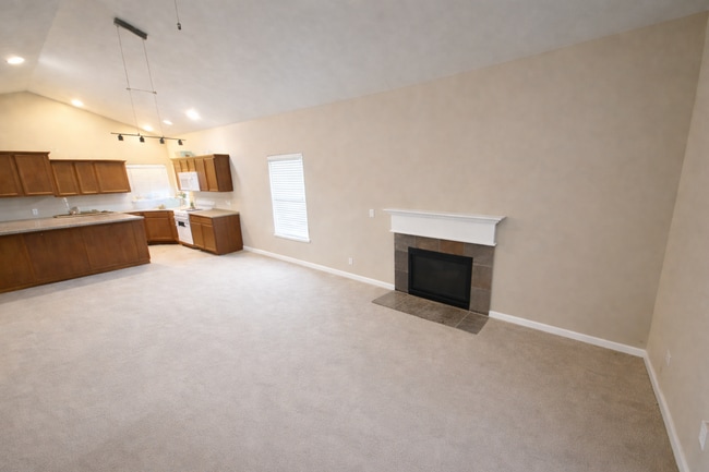 Building Photo - Charming 3-Bedroom Home in NE Bend, Oregon - PENDING APPLICATION