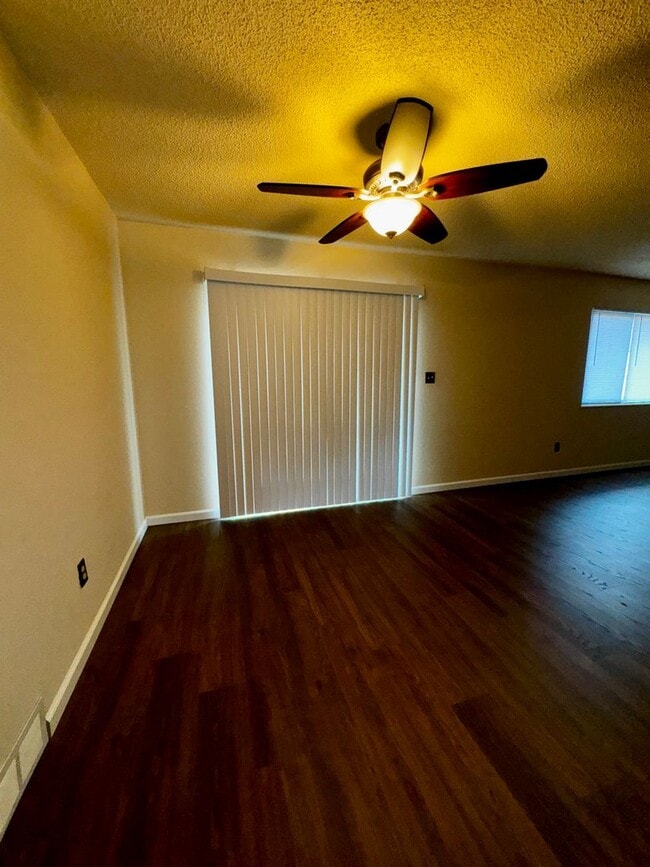 Building Photo - Clean 5 Bedroom Ranch in NW Fort Collins