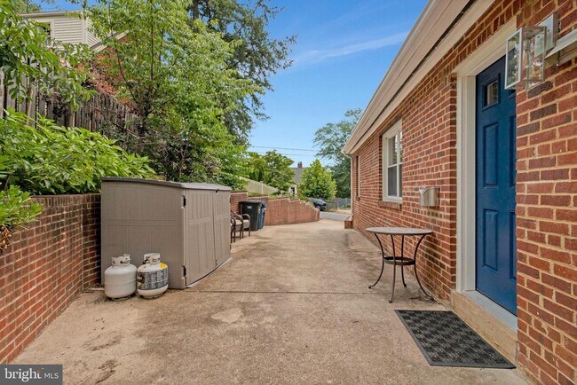 Building Photo - 301 Moncure Dr