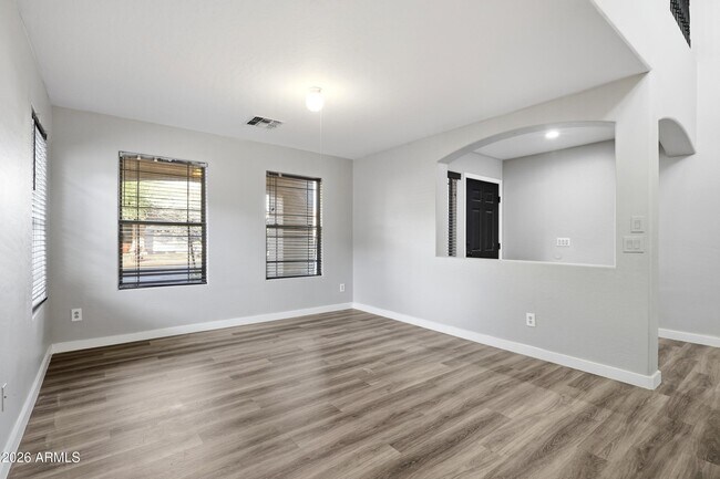 Building Photo - 1537 E Bowman Dr