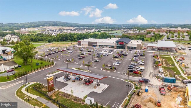 Building Photo - 6042 Fallfish Ct