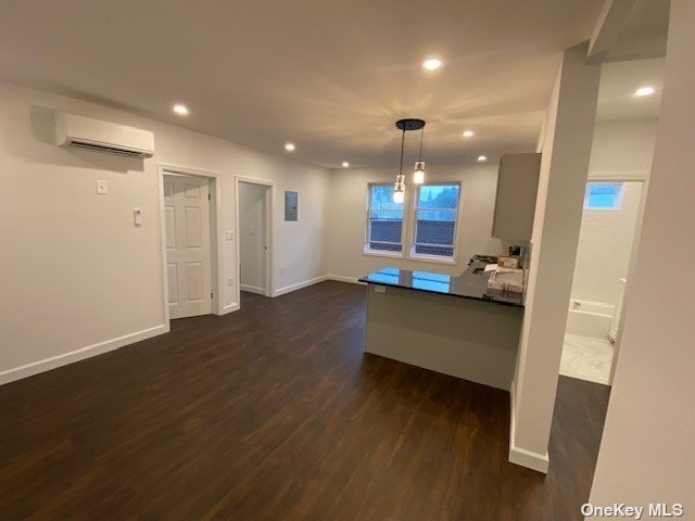 Building Photo - 79-78 77th Rd