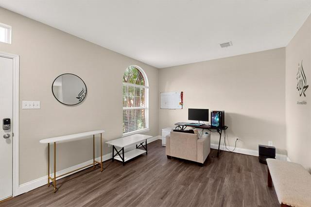 Building Photo - 2305 Sumac Ct