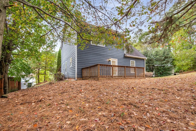 Building Photo - Modern 2-Story Home with Deck & Private Wooded Backyard