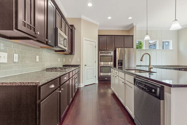 Building Photo - Beautiful Holly Springs Home