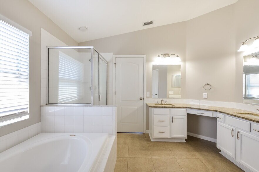 Building Photo - 12942 Early Run Ln