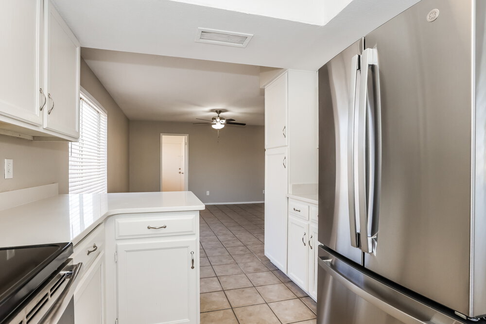 Building Photo - 2300 E Chicago St