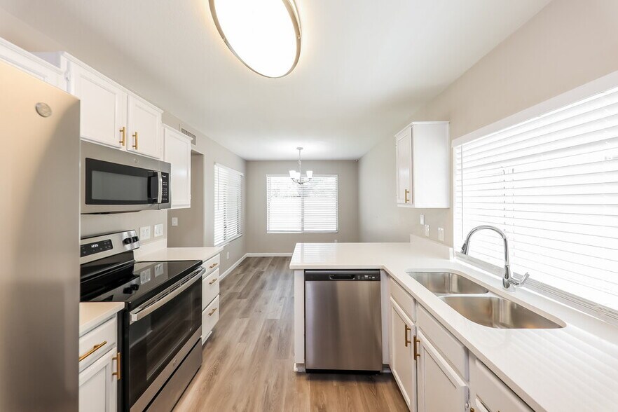 Building Photo - 3630 W Escuda Dr