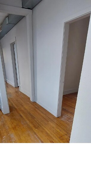 Building Photo - 1242 S Albany Ave