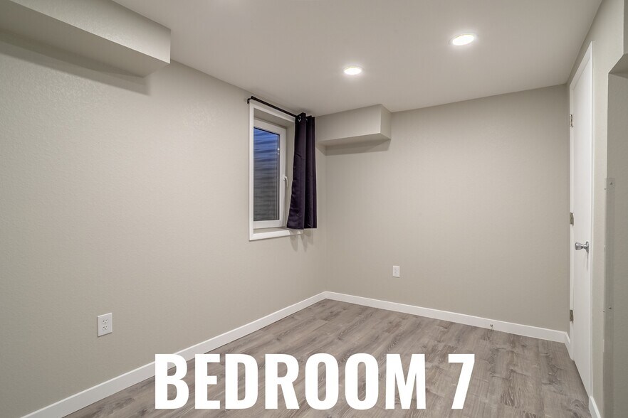 Building Photo - 201 Toledo St