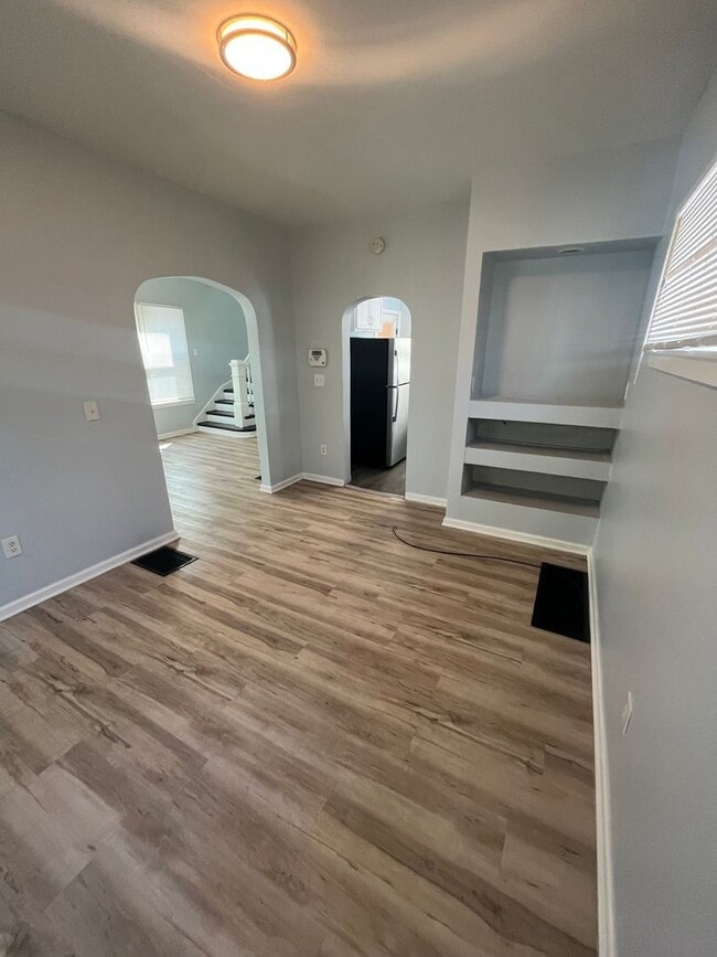 Building Photo - Three Bedroom House on Wyoming!