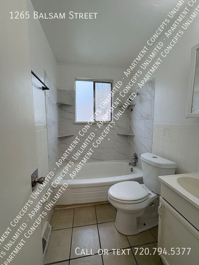 Building Photo - 1265 Balsam St