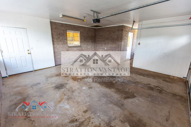 Building Photo - 5142 N 18th Pl