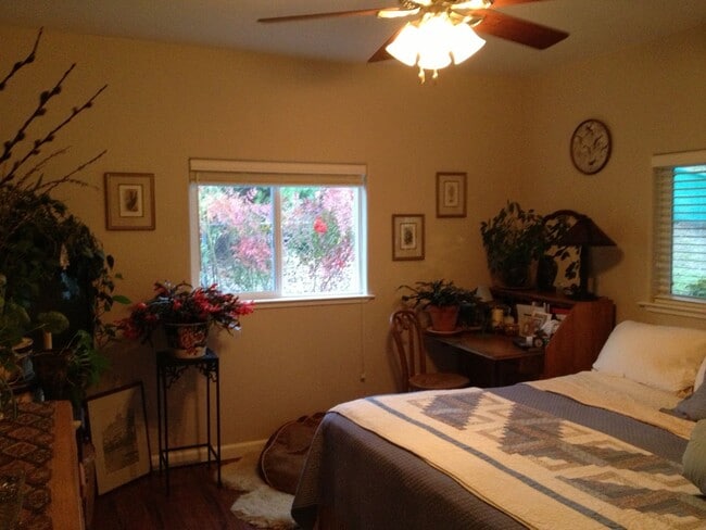 Building Photo - Completely Renovated in 2012; adorable energy-efficient Country home w/ Guest House on 1 mostly l...