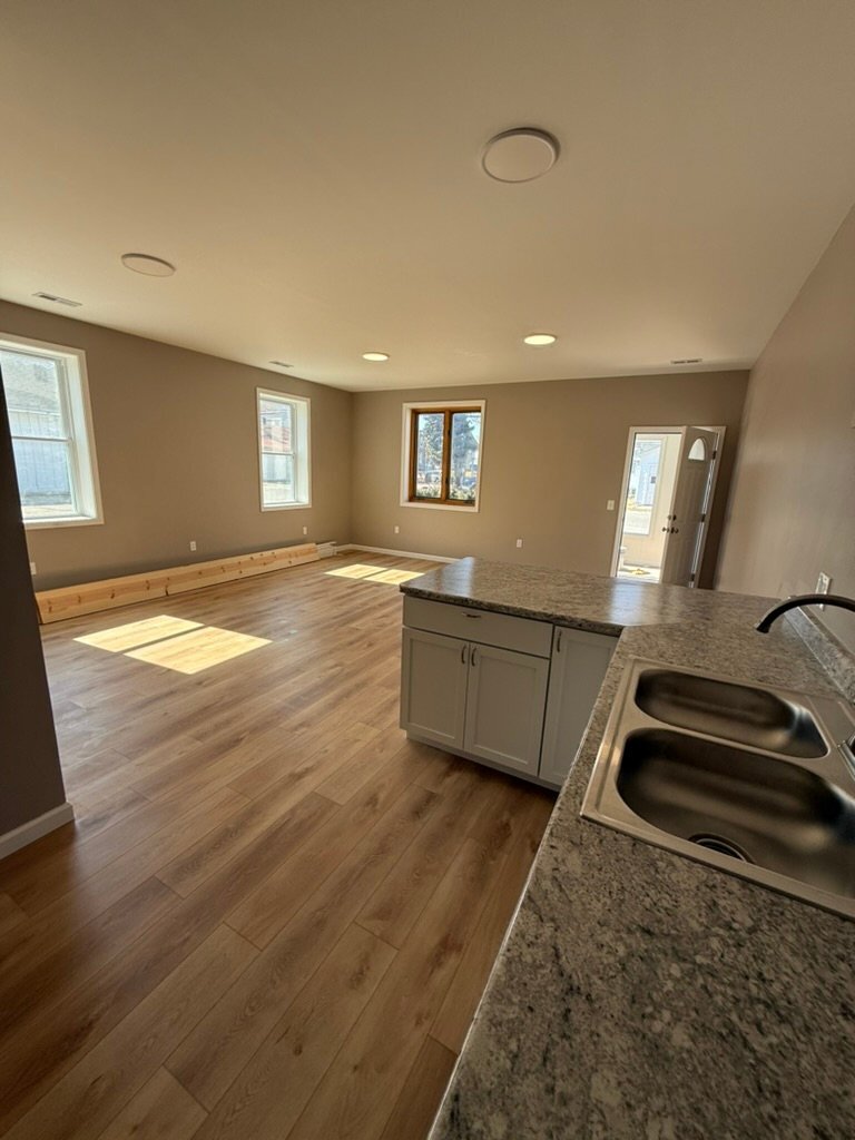 Building Photo - 213 N East St