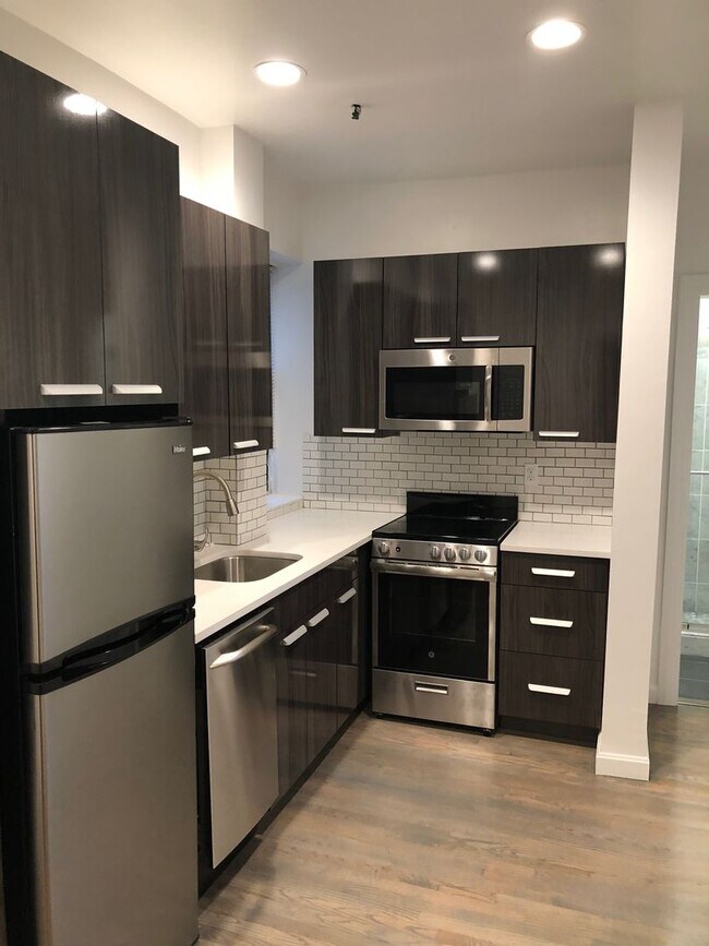 Primary Photo - West Fens Updated 1Bed with washer and dry...