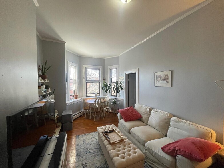 Primary Photo - 61 Adams St