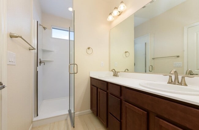 Building Photo - Condo For Lease in Carson City