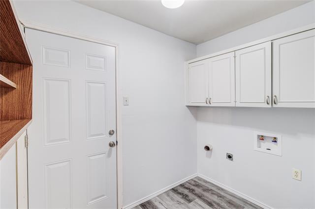 Building Photo - 2935 Rolling Hills Dr