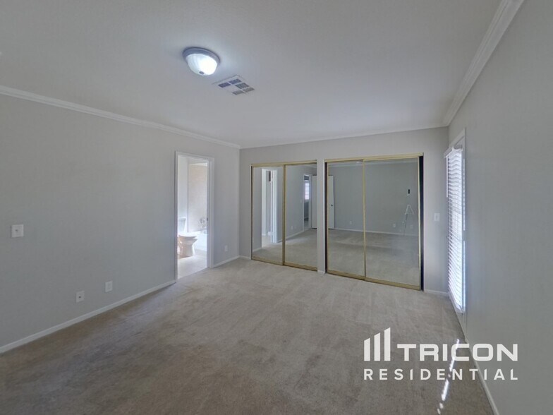 Building Photo - 5723 Deer Valley Dr