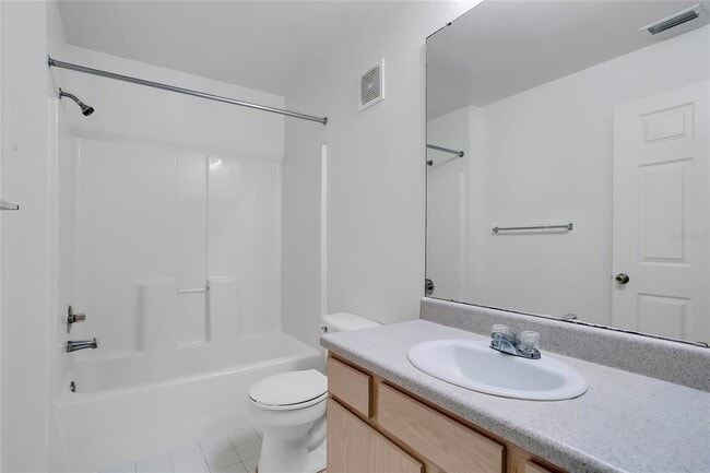 Building Photo - 5467 Vineland Rd