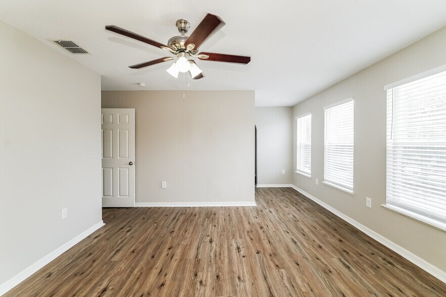 Building Photo - 11312 Ivy Flower Loop