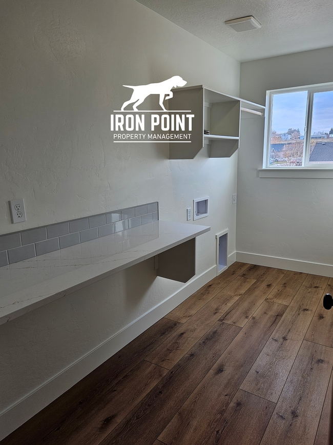 Building Photo - Brand New 3-Bed, 2.5-Bath Townhome in Caldwell — One Month Free with Move-In by 3/15