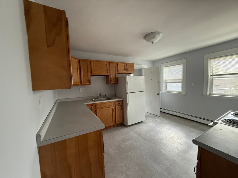 Primary Photo - 527 Gallivan Blvd