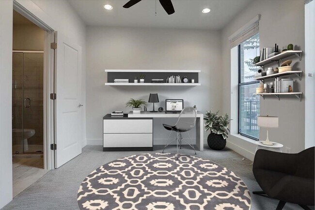 Building Photo - 2114 Sabine St